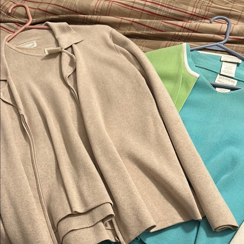 Set of cardigans with shells